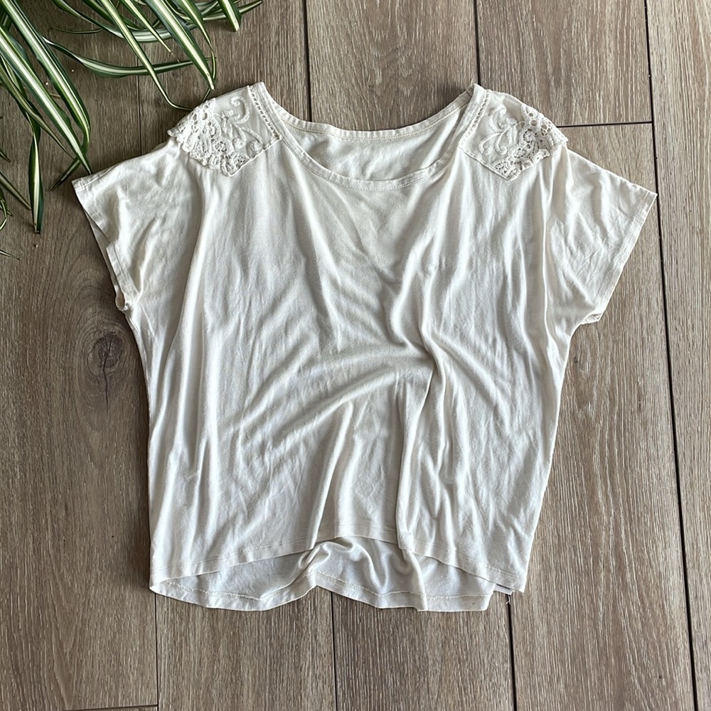 Flowy comfortable lace shirt